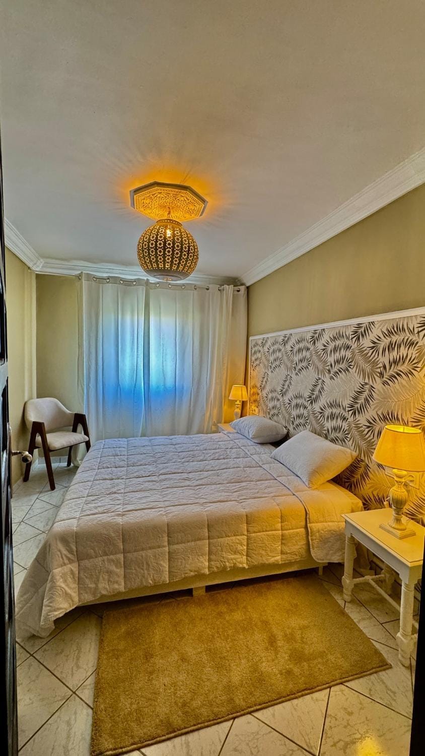 Photo of the whole room, Bedroom