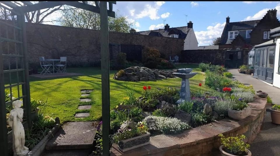 Garden, Garden view