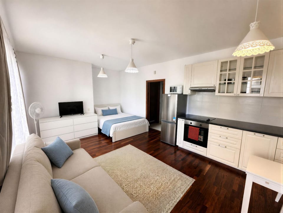 Bed, Living room