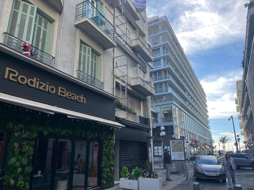 Nice Center Quiet Apartment Pedestrian Street Near Promenade 4 Sleeps Apartment in Nice