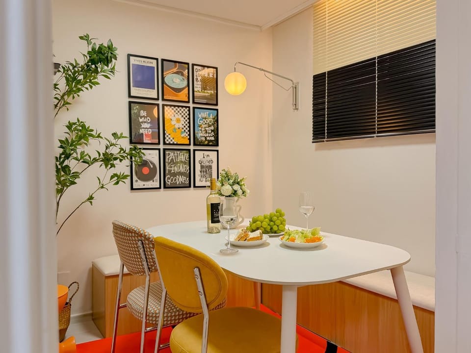 TV and multimedia, Seating area, kitchen