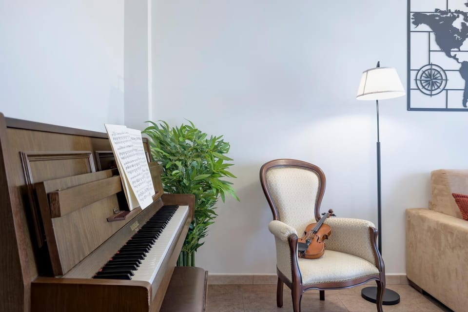 Living room, Seating area