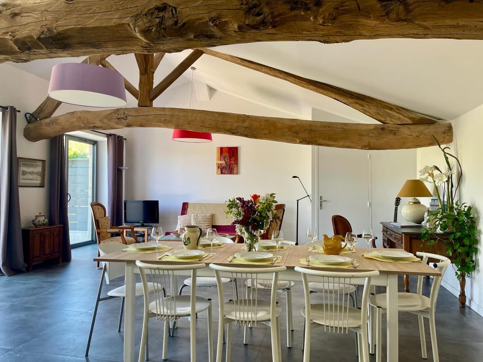 Living room, Meals