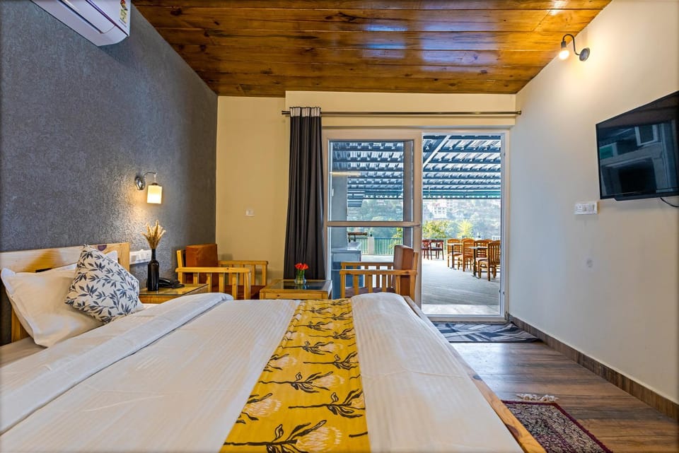Bed, Bedroom, Lake view