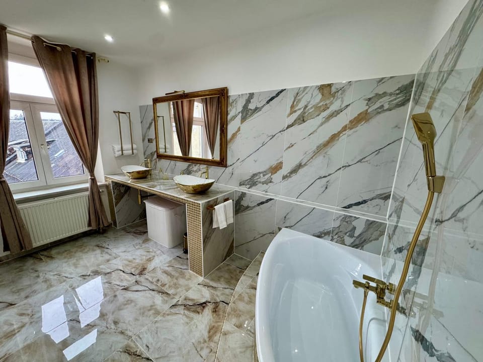 Bathroom, Bath
