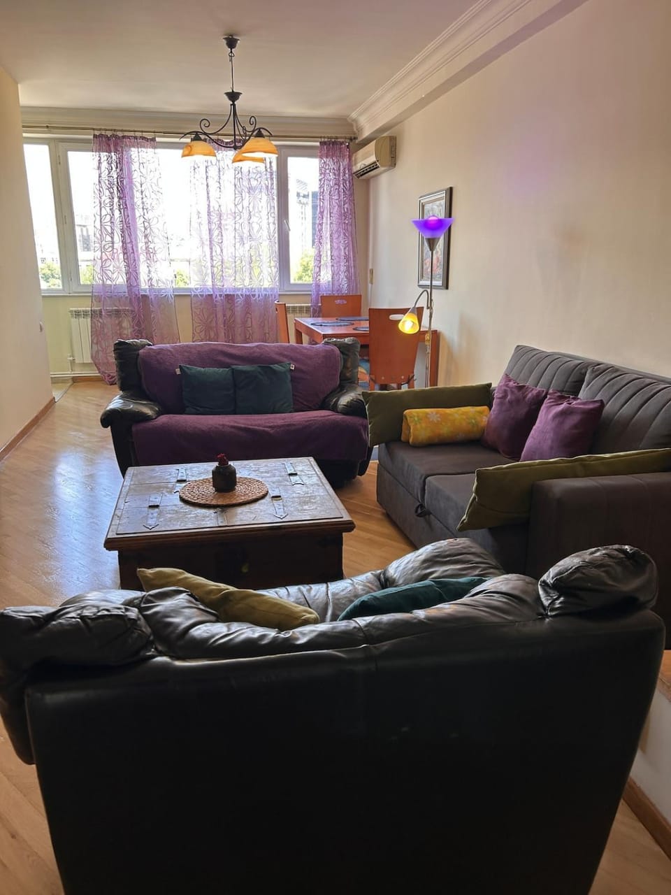Living room, Seating area