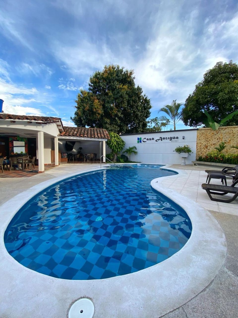 Swimming pool