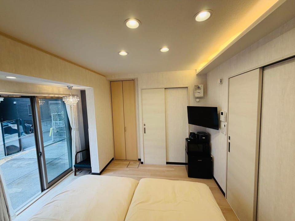 TV and multimedia, oven