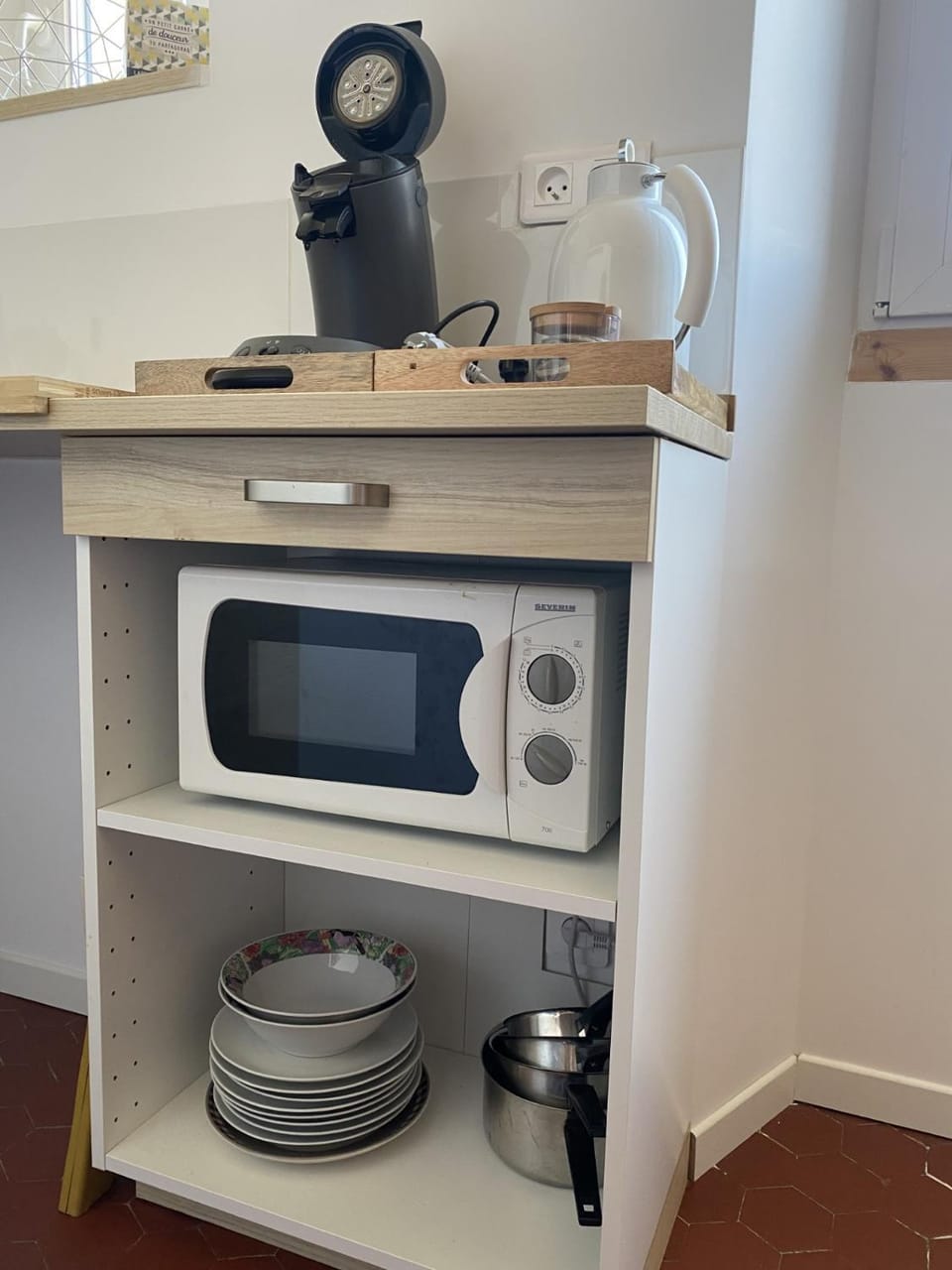 Kitchen or kitchenette