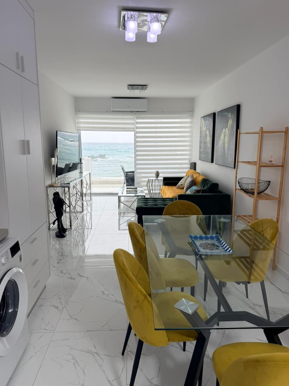 Communal lounge/ TV room, TV and multimedia, Living room, Seating area, Dining area, washing machine, washing machine, washing machine, air conditioner