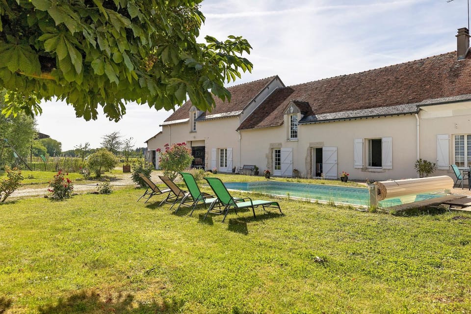 Chambres D'hôtes La Maison Rouge - Bed and Breakfast in Centre-Val de Loire