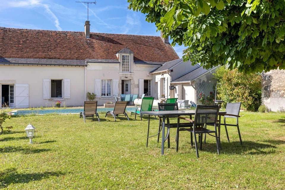 Chambres D'hôtes La Maison Rouge - Bed and Breakfast in Centre-Val de Loire