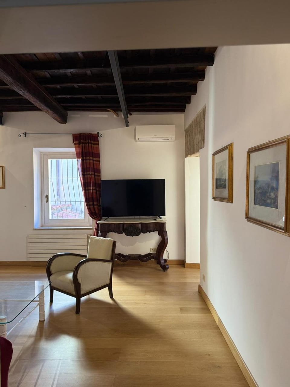 Communal lounge/ TV room