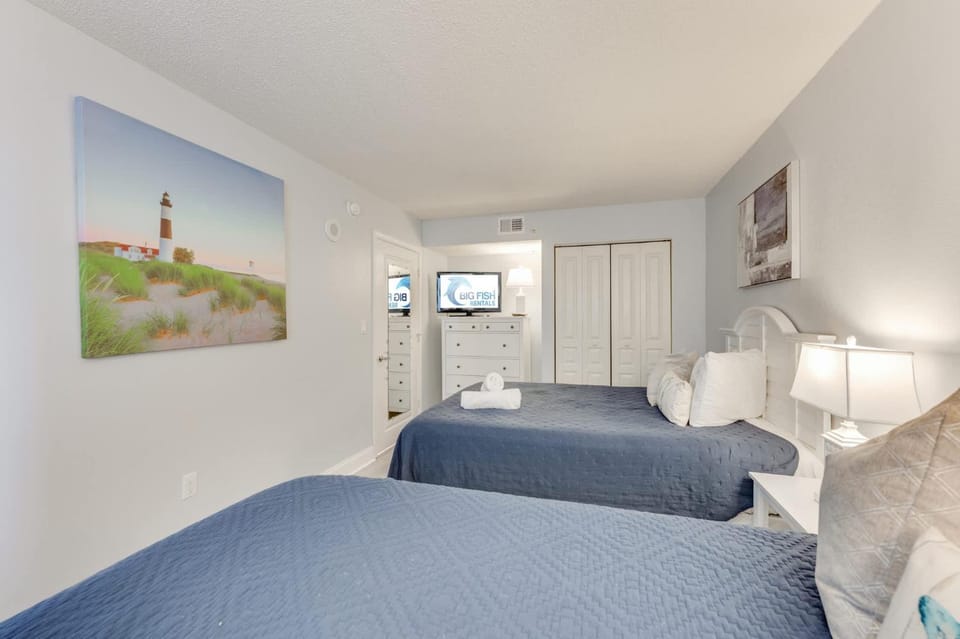 NEW Baywatch Remodled with Direct Oceanfront Views House in Atlantic Beach