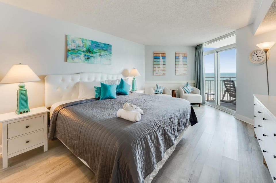 NEW Baywatch Remodled with Direct Oceanfront Views House in Atlantic Beach