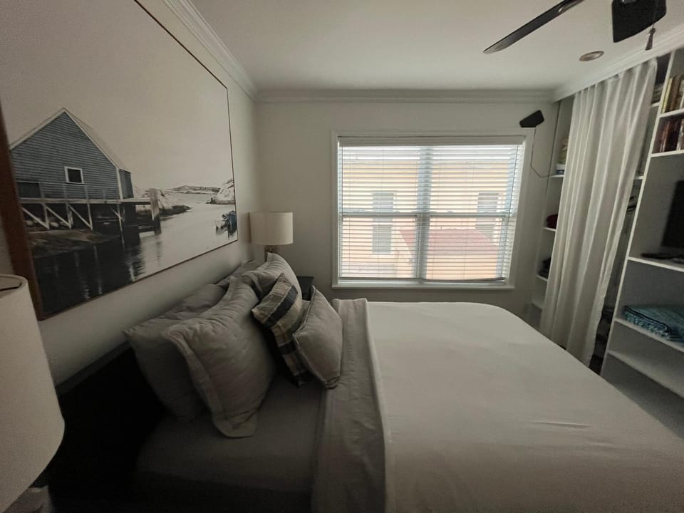 Beachside One Bedroom Condo with Pool Access Apartment in Hollywood Beach