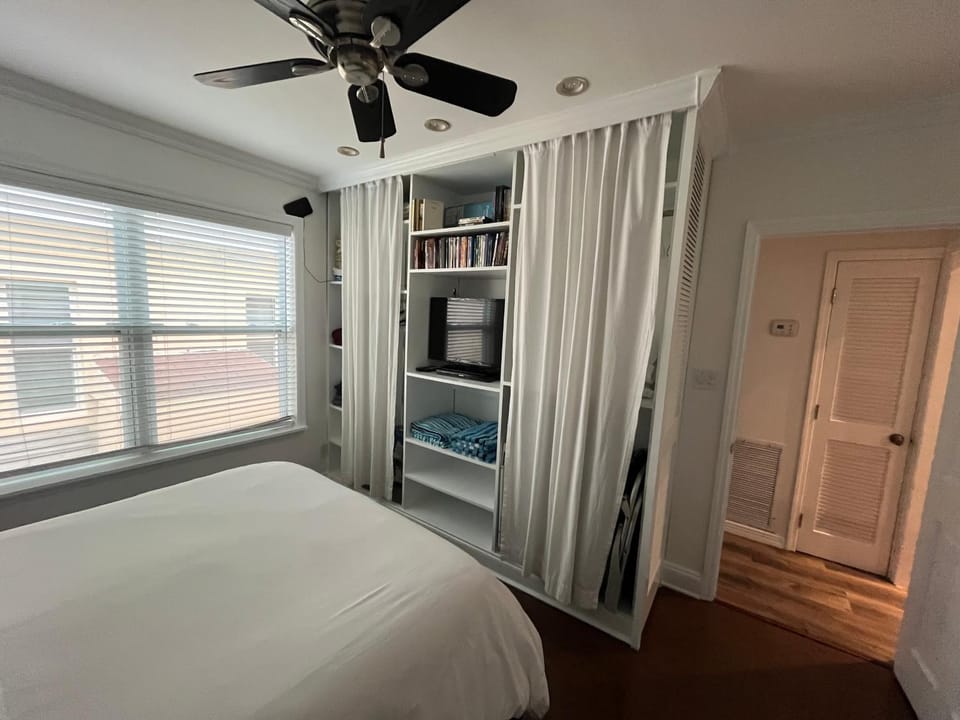 Beachside One Bedroom Condo with Pool Access Apartment in Hollywood Beach