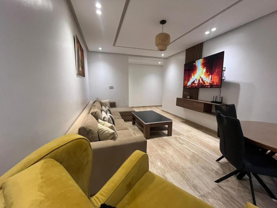 2BR Family Apartment - Balcony Parking Wi-Fi Apartment in Agadir