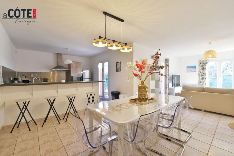 Villa les Rouges House in Sausset-les-Pins