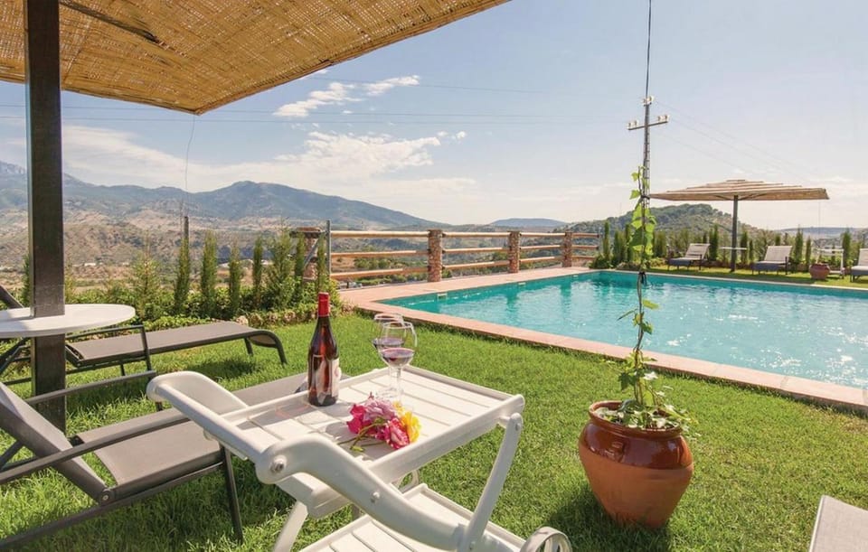 Natural landscape, Garden, Garden view, Mountain view, Swimming pool, sunbed