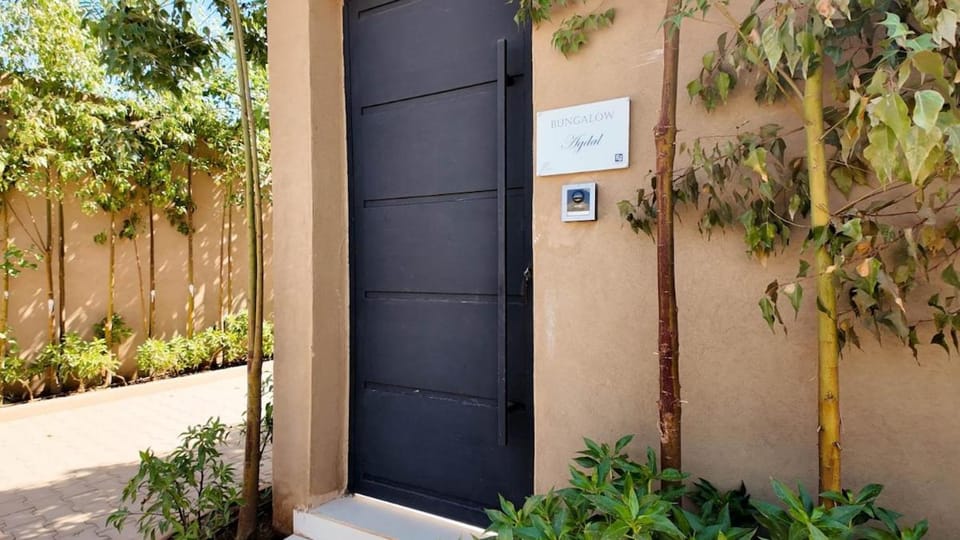 Agdal Bungalow - swimming pool, not overlooked Villa in Marrakesh