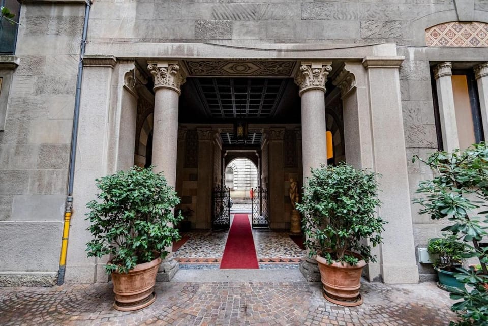 HydroSHOWER-CiNEMA-Duomo16' by walk-Tubo M3 500 mt Apartment in Milan