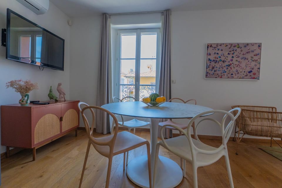 SUITE DE LUXE PINK LADY 4P Apartment in Cannes