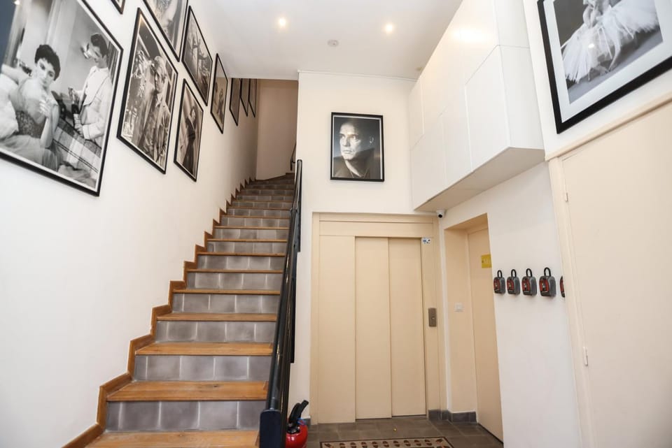 SUITE DE LUXE PINK LADY 4P Apartment in Cannes