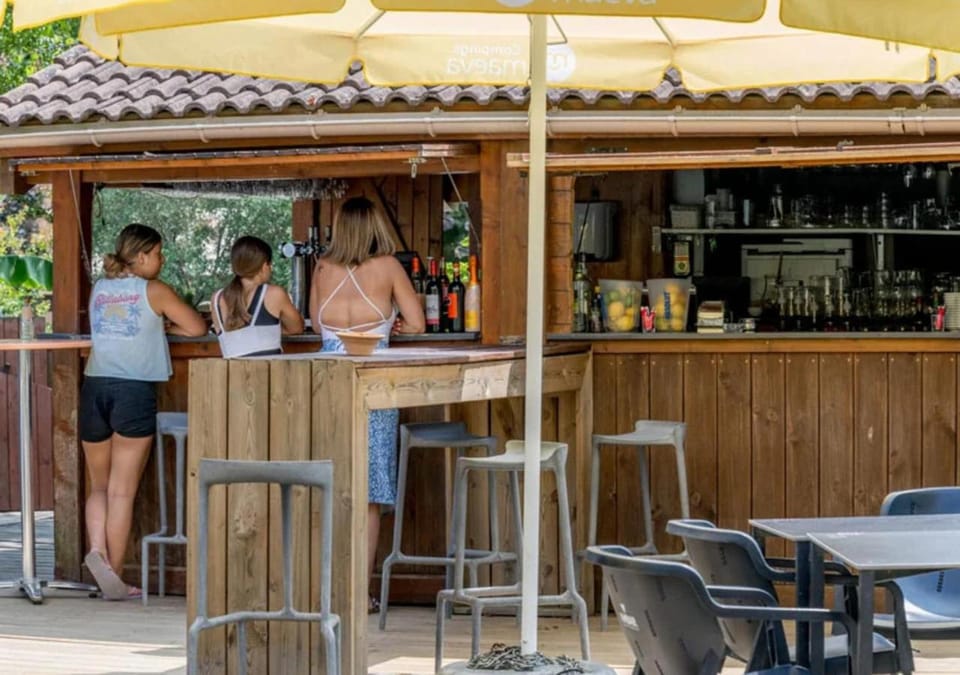 Lounge or bar