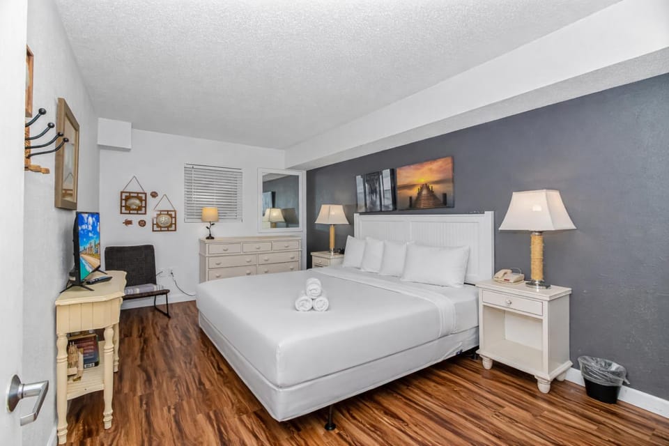 Stunning Oceanfront 1 BR Condo-Bay Watch 1835 House in Atlantic Beach