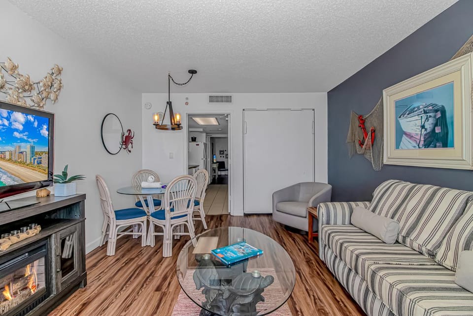 Stunning Oceanfront 1 BR Condo-Bay Watch 1835 House in Atlantic Beach