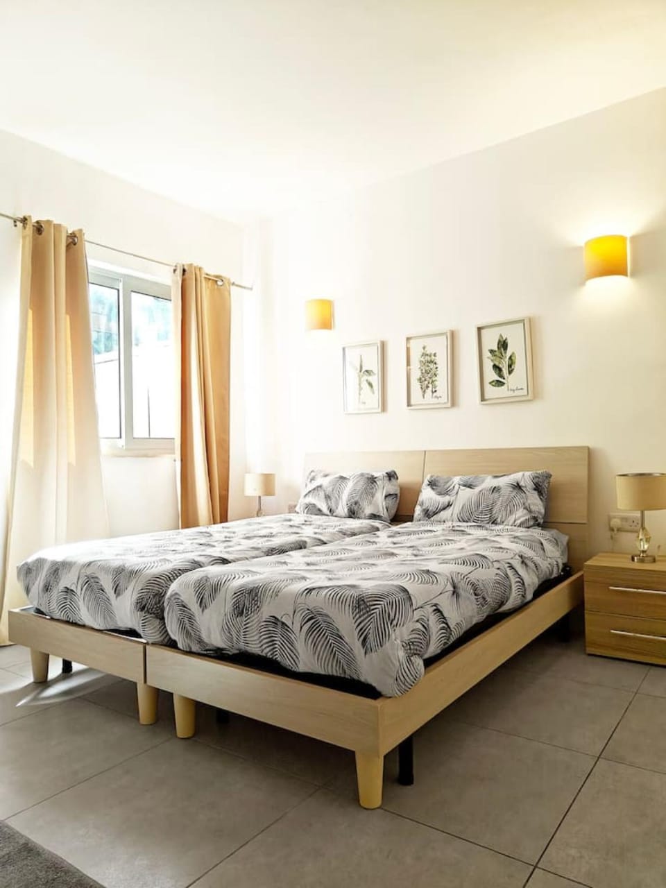 Bed, Photo of the whole room, Bedroom