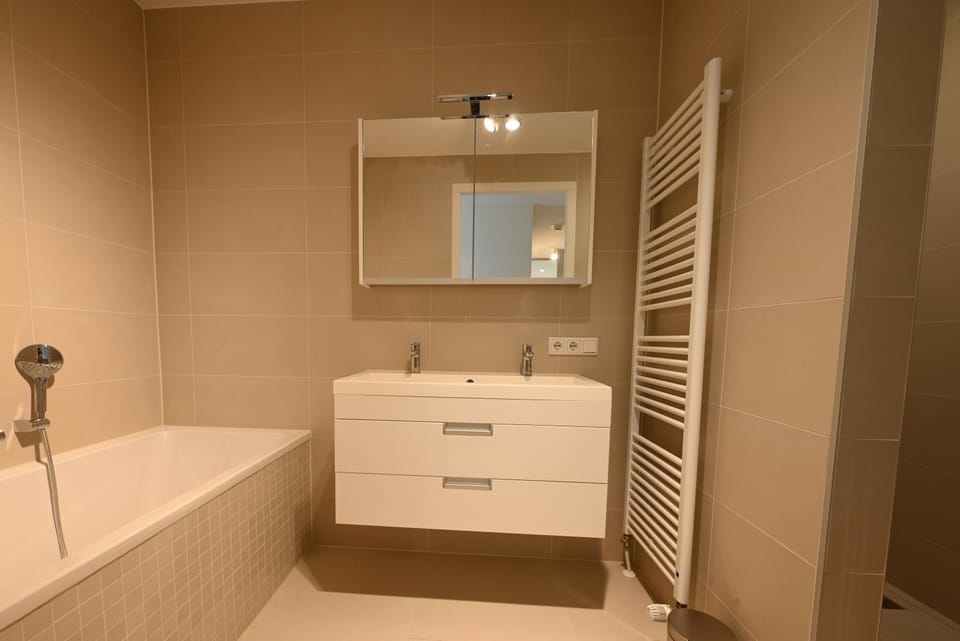 Villa Mer, Sea Breeze - Luxury apartment in Badhuis with wellness facilities and direct seaside location Apartment in Zeeland, Netherlands