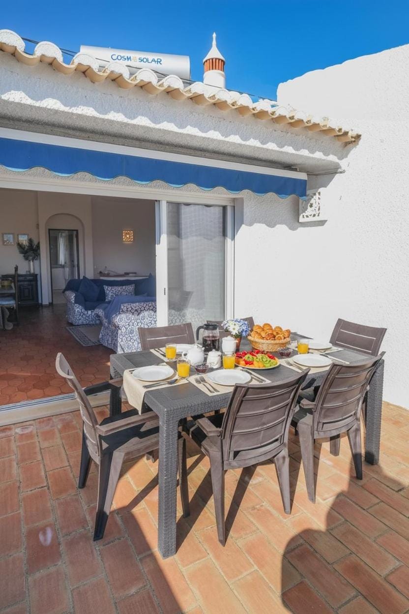 Casa da Areia, Three Bedroom Villa by the Beach House in Luz