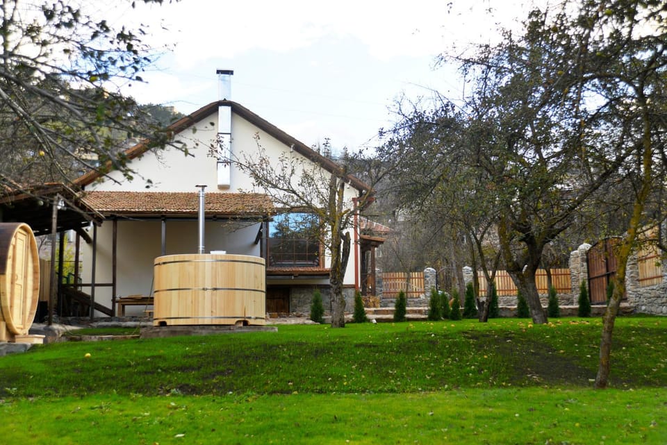 Property building, Garden, Sauna