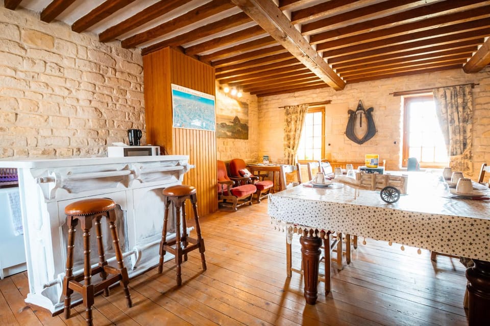 Property building, Living room