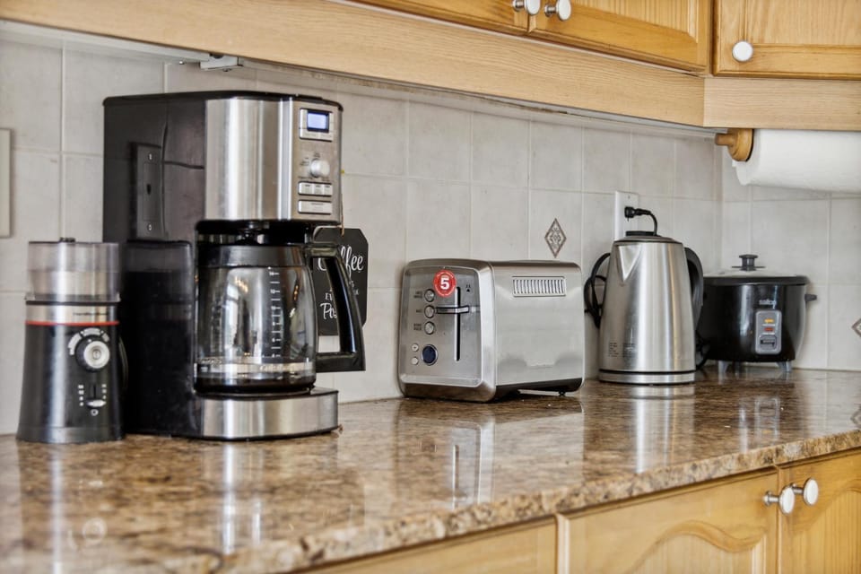 The cozy corner house in the Richmond Hill House in Richmond Hill