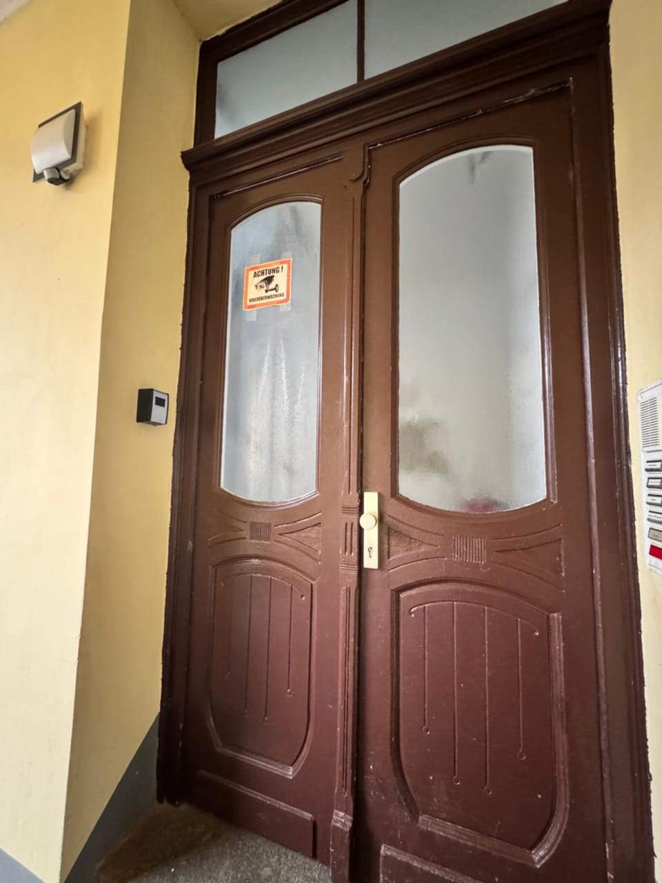 Facade/entrance