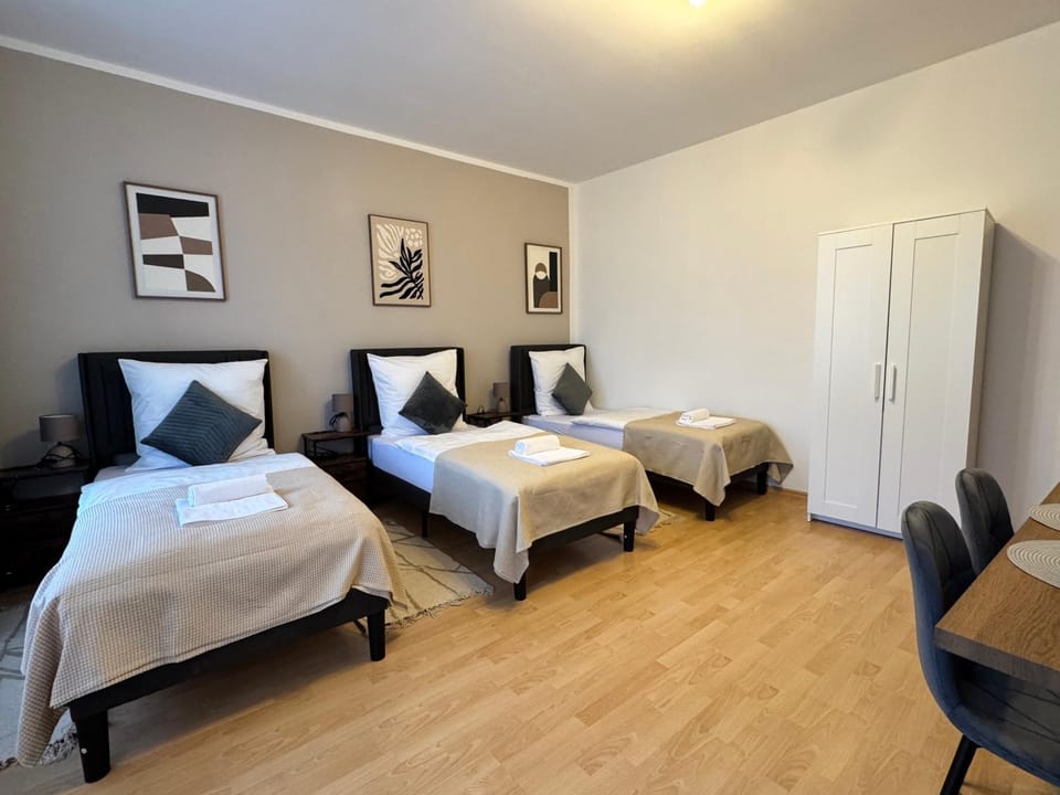 Bed, Living room, Bedroom, wardrobe