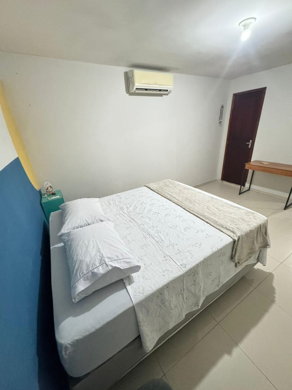 Bed, Bathroom, Bedroom, air conditioner