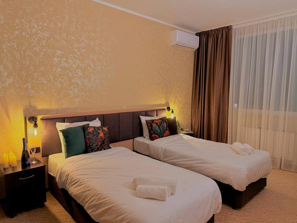 Bed, towels