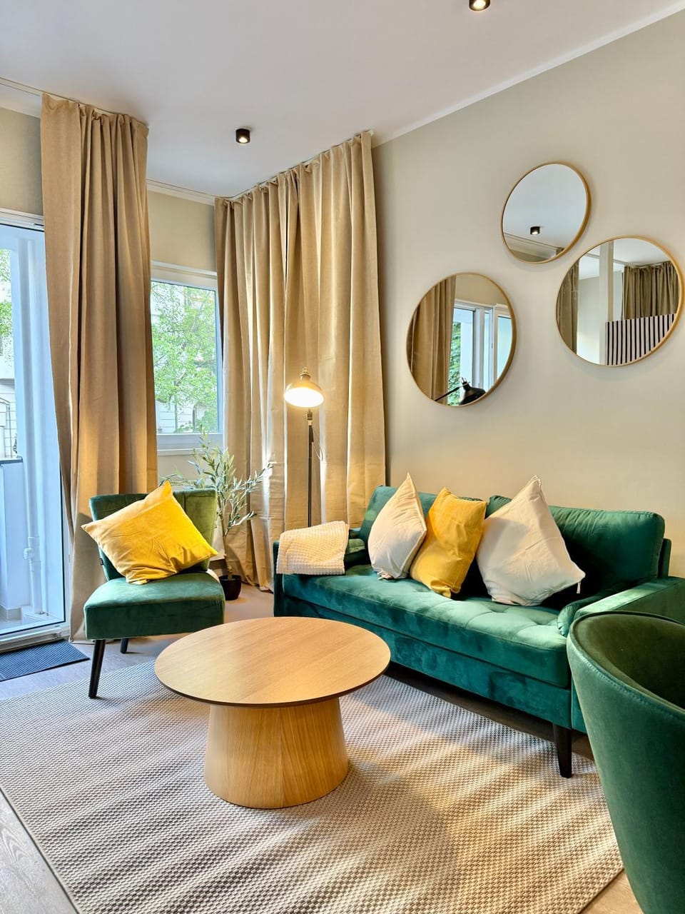 Living room, Photo of the whole room, Seating area