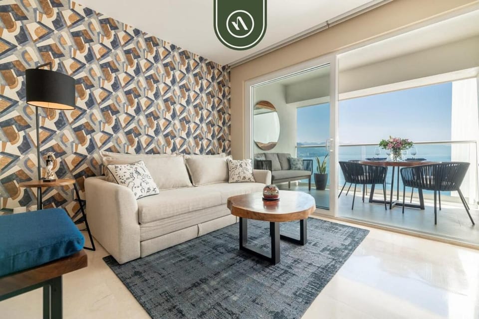 Elegant 1 BR Condo - Beachfront - Pools - King House in Puerto Vallarta