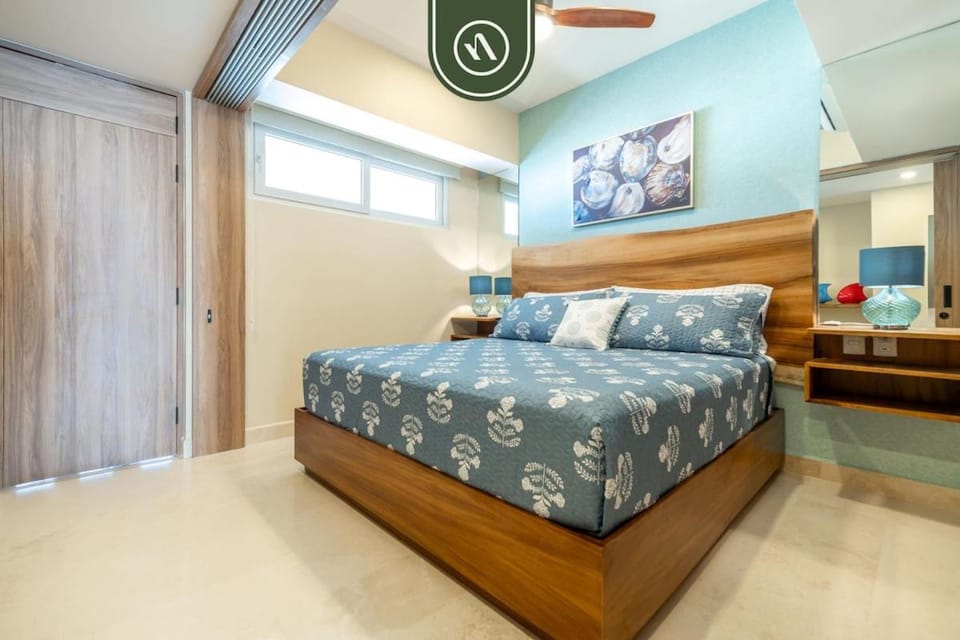Elegant 1 BR Condo - Beachfront - Pools - King House in Puerto Vallarta