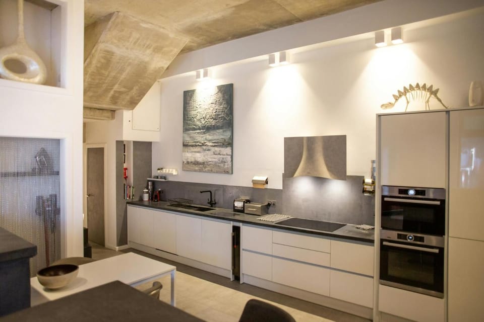 Kitchen or kitchenette, oven, stove