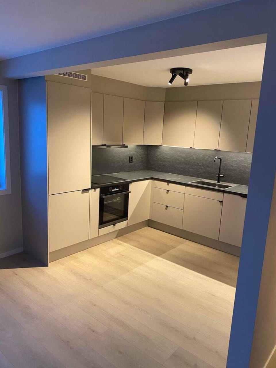 Kitchen or kitchenette, stove, kitchen, kitchen
