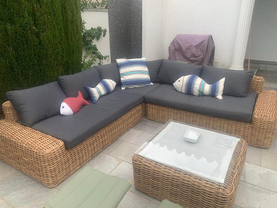 Patio, Living room