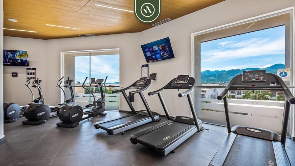 Oceanview Studio - King Bed - Pools - Beachclub Apartment in Puerto Vallarta