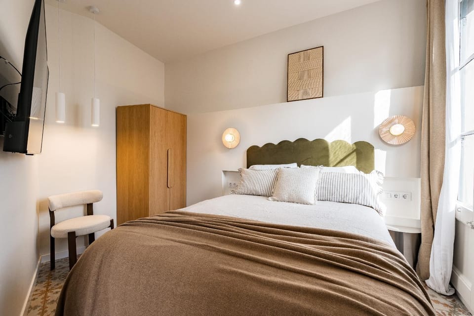 Bed, Bedroom