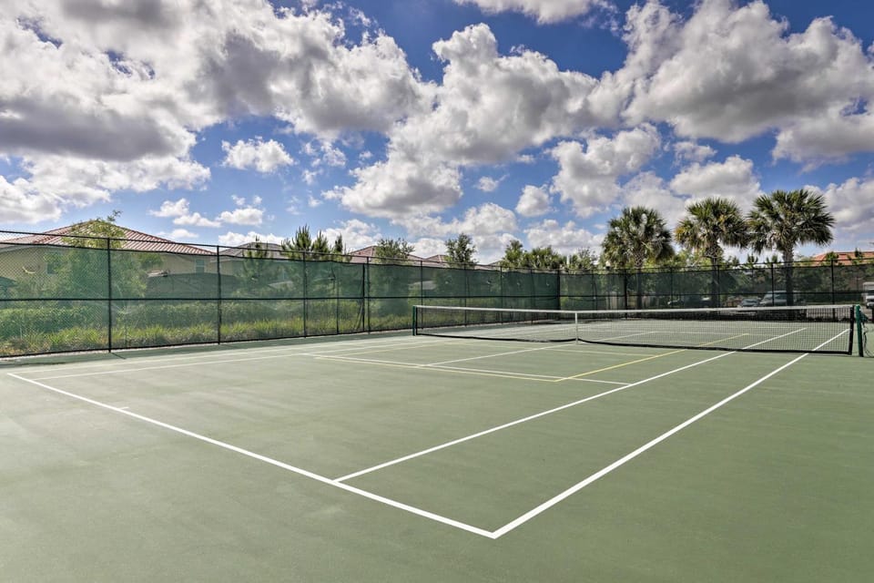 Resort Perks & Private Pool: Davenport Family Home House in Four Corners